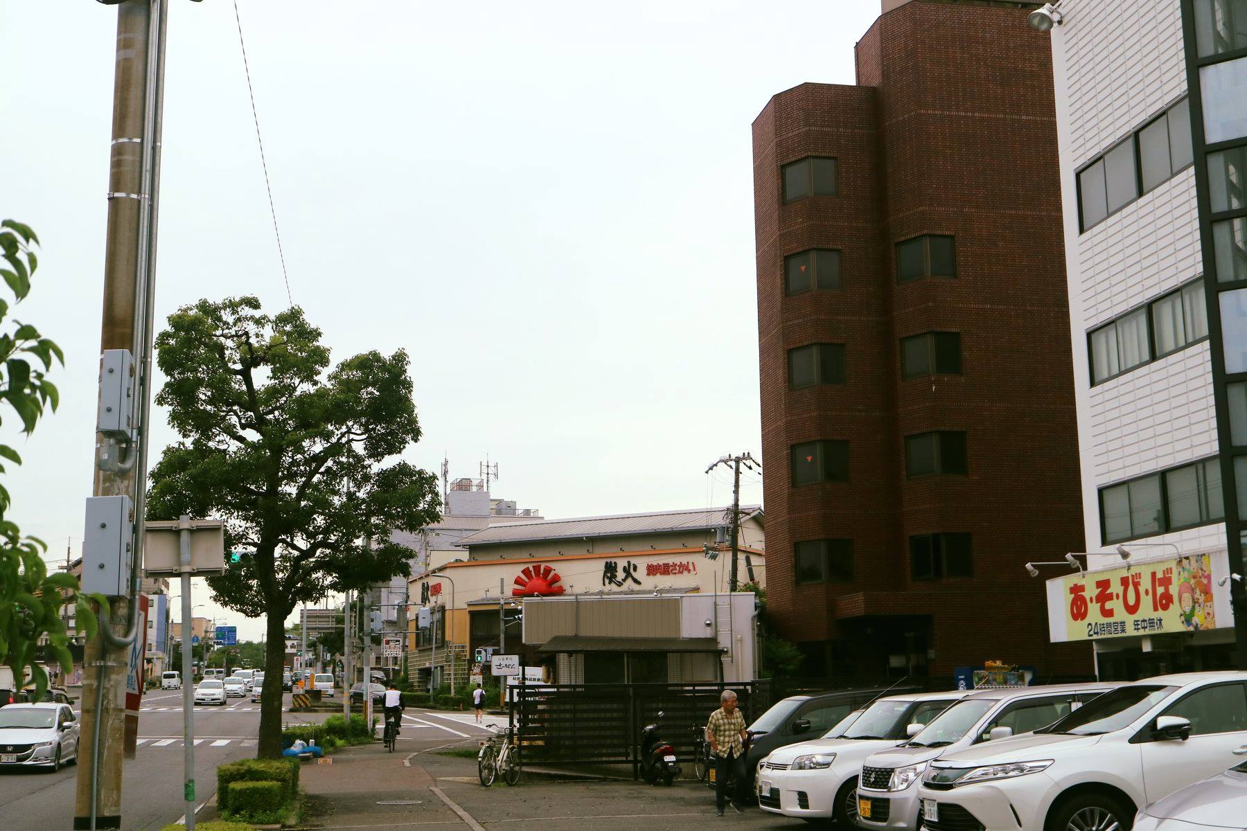 《おたからや洛西店》は、国道中山交差点南西角にあります、『あそびば洛西…